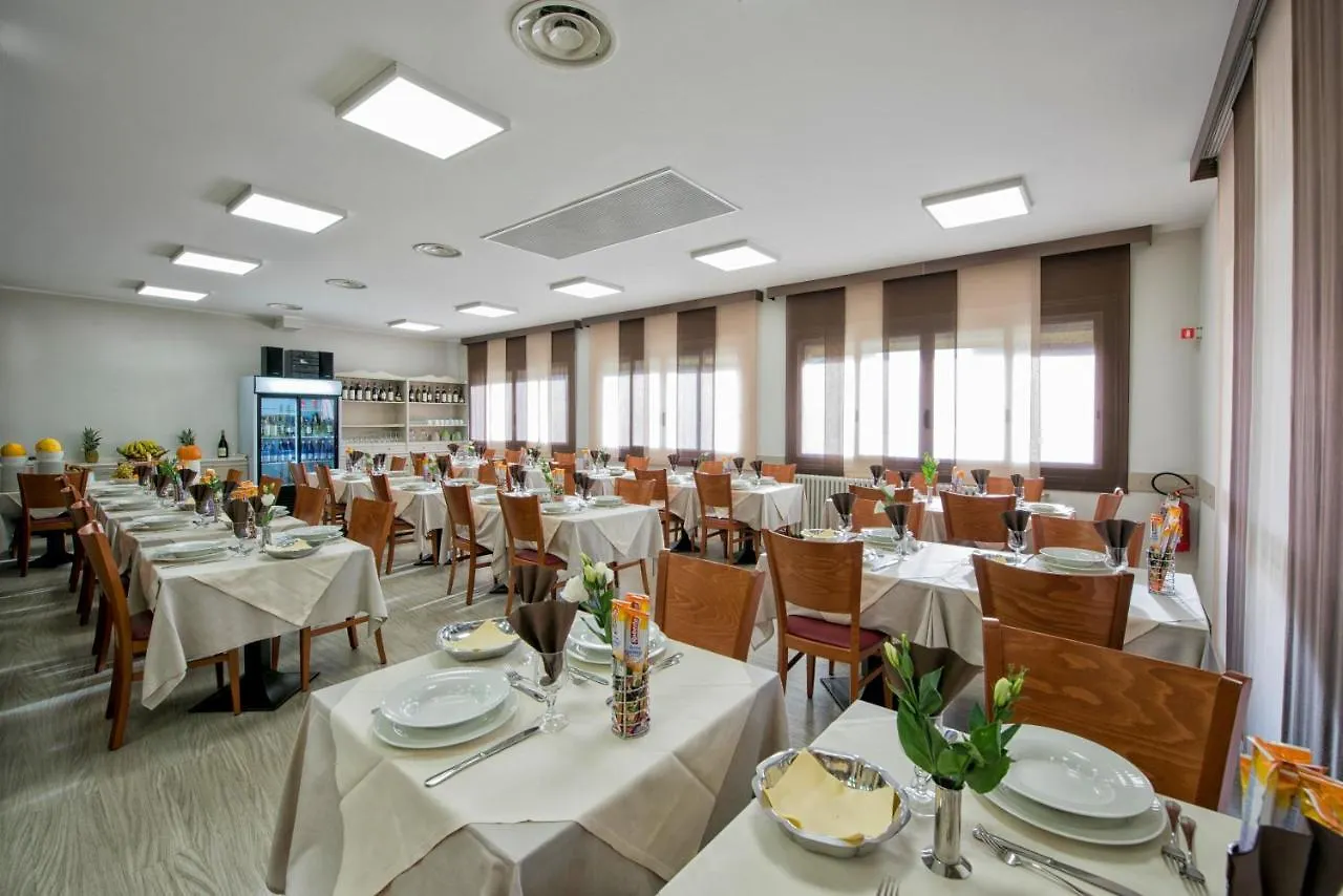 Hotel Candido Диано-Марина